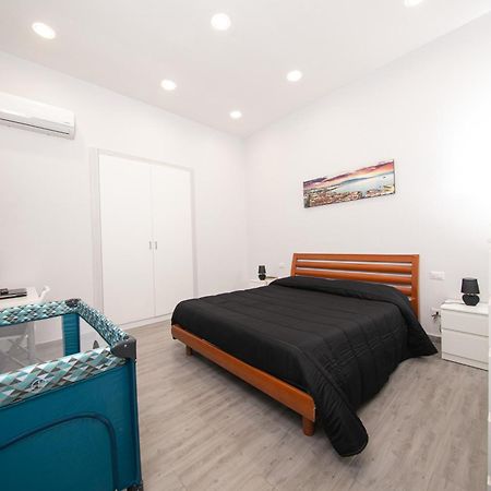 Casa Vacanze Alma B&B Grazioso Appartamento Sul Lungomare Di Pozzuoli A 300Mt Dal Centro E Dal Rione Terra By Movery Dış mekan fotoğraf